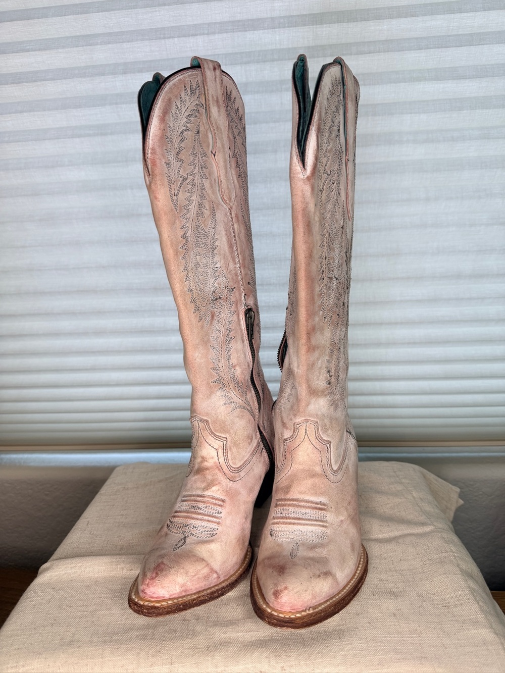 Corral Dusty Rose Women's Distressed Western Cowboy Boots